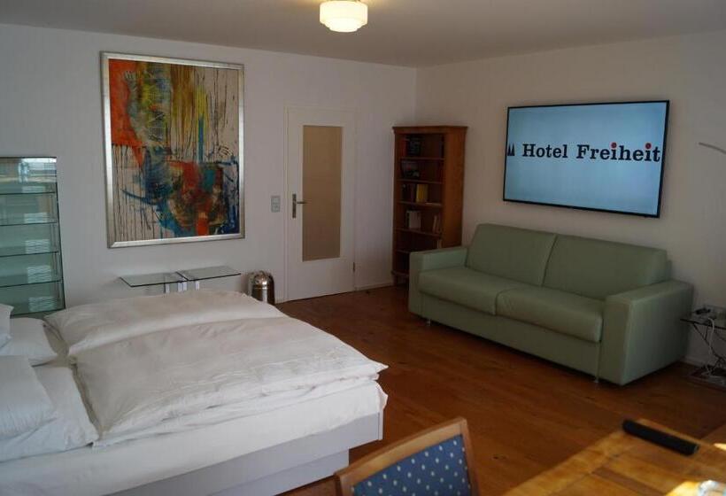 豪华套房, Freiheit