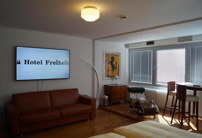 豪华套房, Freiheit
