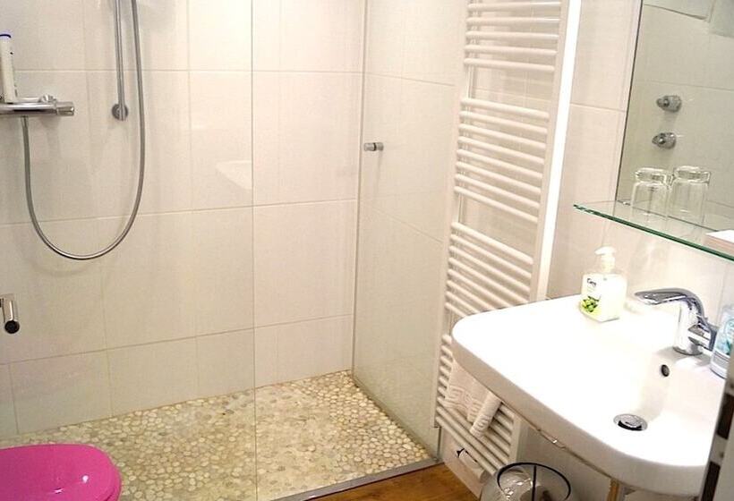 豪华房间, Freiheit