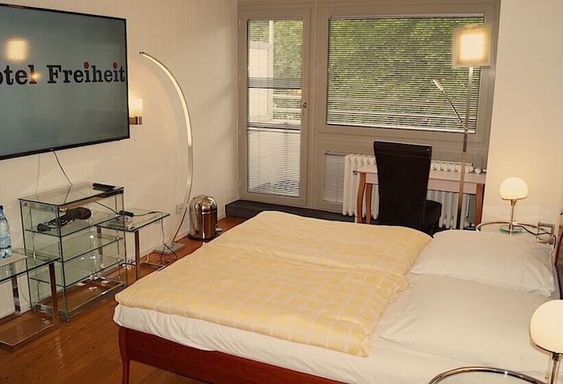 豪华房间, Freiheit