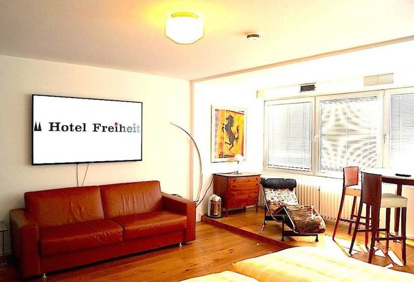 豪华套房, Freiheit