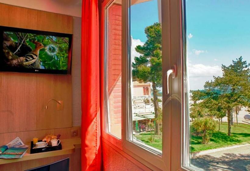 オーシャンビュースーペリアールーム, Hôtel Beau Rivage