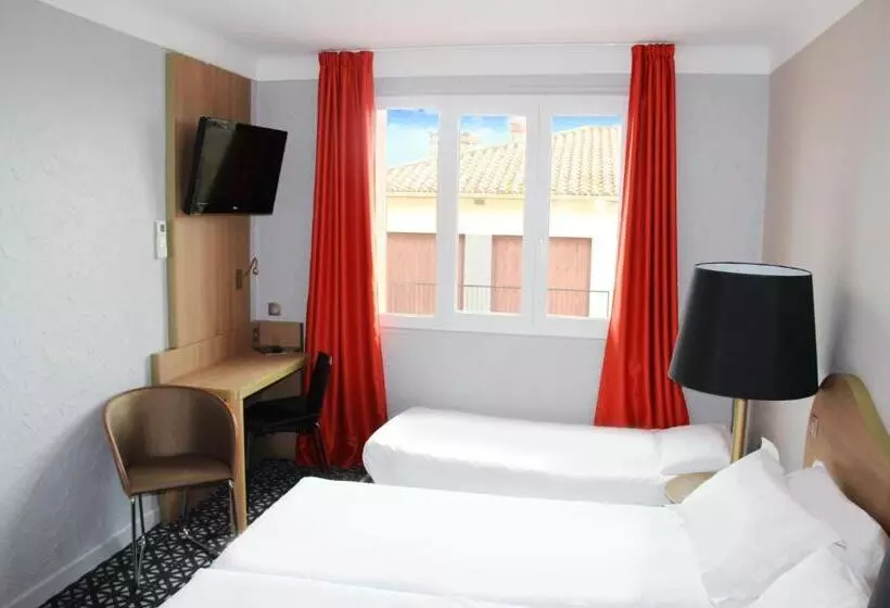 اتاق سه نفره سوپریور با چشمانداز دریا, Hôtel Beau Rivage