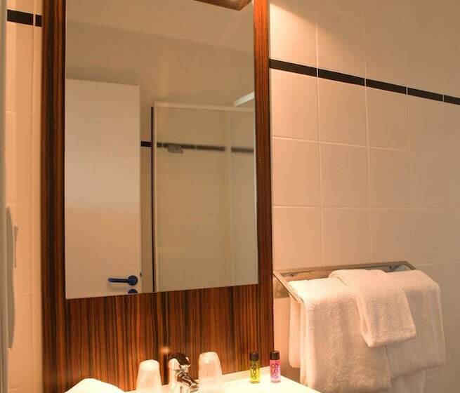 オーシャンビューのスーペリアトリプルルーム, Hôtel Beau Rivage