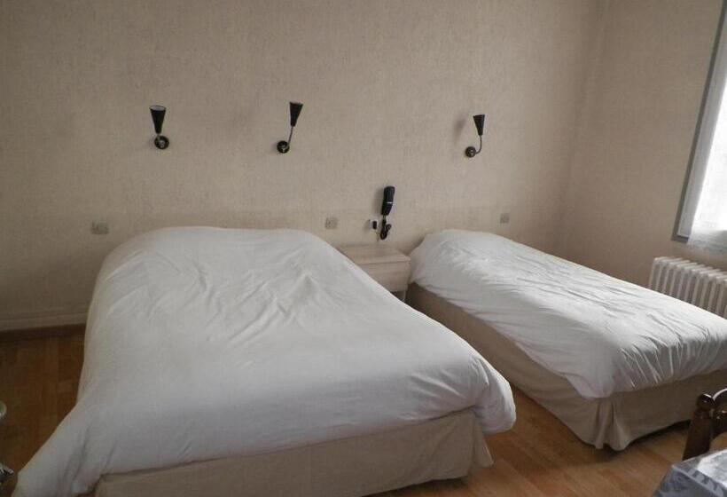 标准三人间, Hôtel Du Commerce