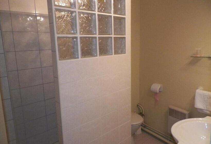 家庭间, Hôtel Du Commerce