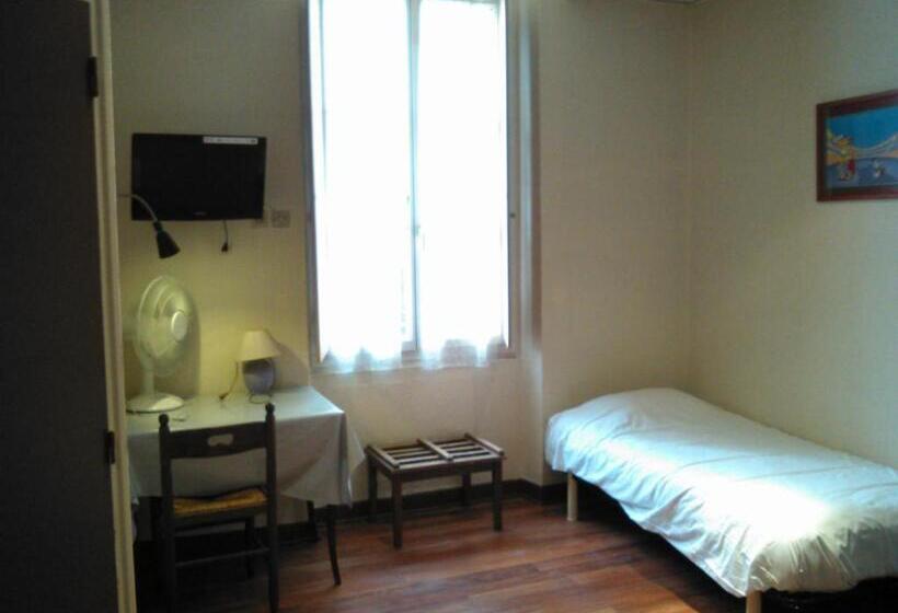 家庭间, Hôtel Du Commerce