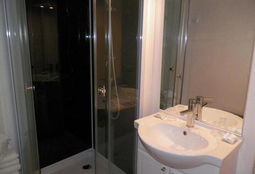 四人标准间, Hôtel Du Commerce