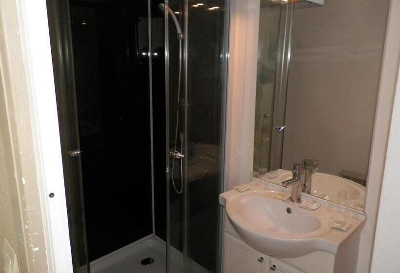 四人标准间, Hôtel Du Commerce