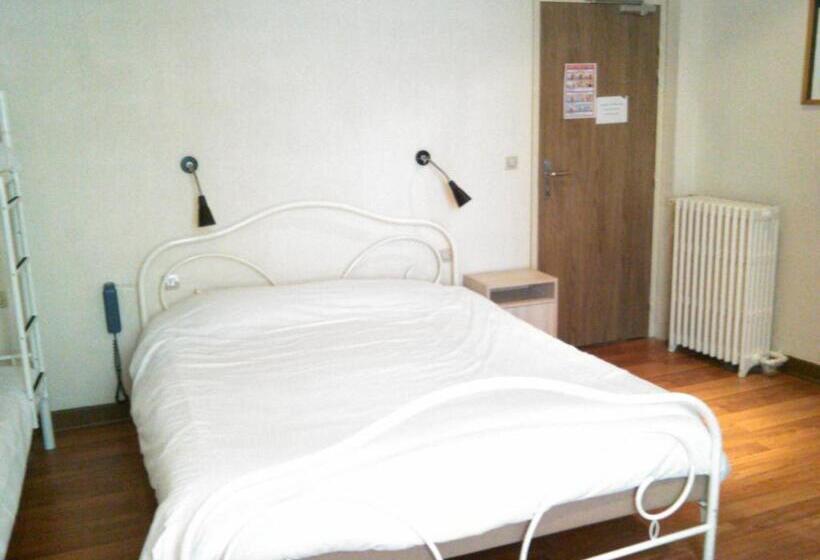 家庭间, Hôtel Du Commerce