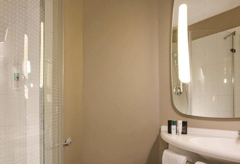 Номер Стандарт, Ibis Lille Centre Grand Palais