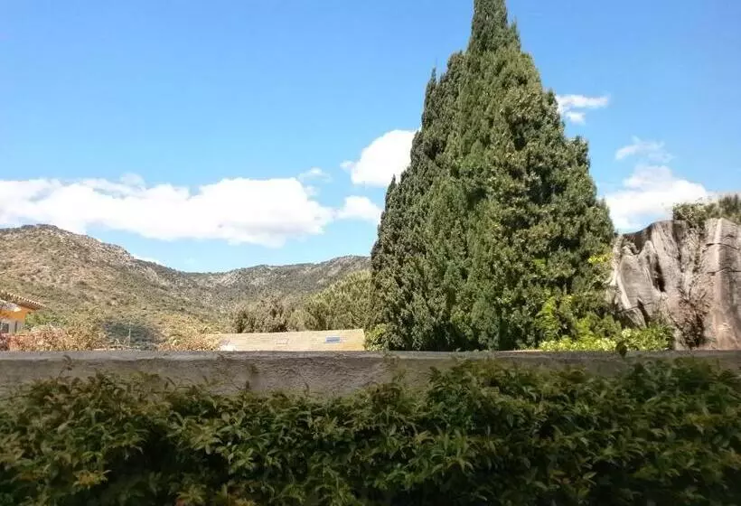 اتاق استاندارد سه نفره, La Bastide