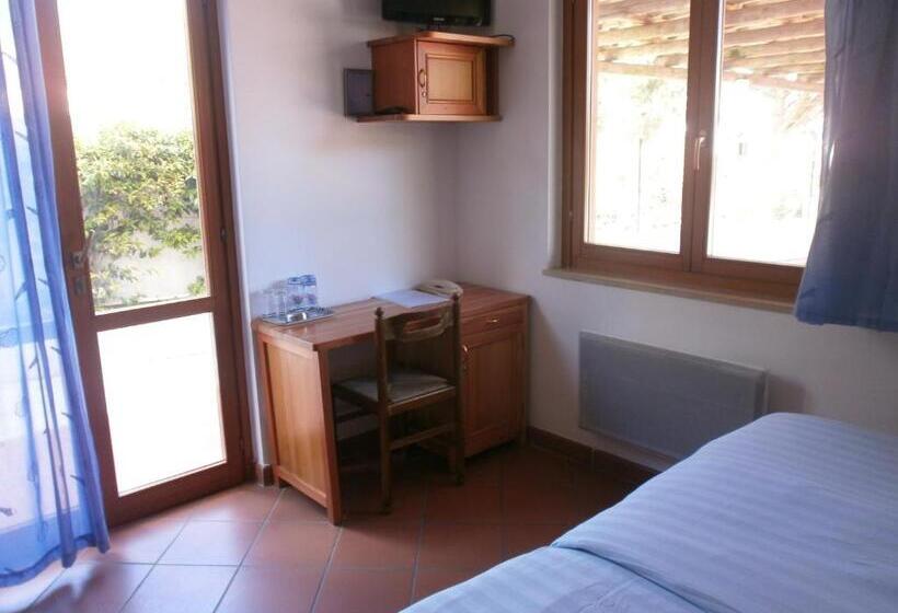 חדר סטנדרט לשלושה, La Bastide