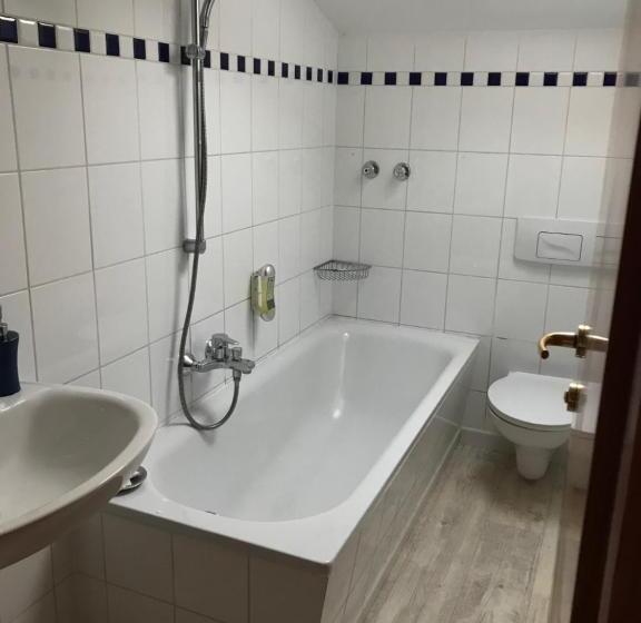 דירת חדר, La Bastide