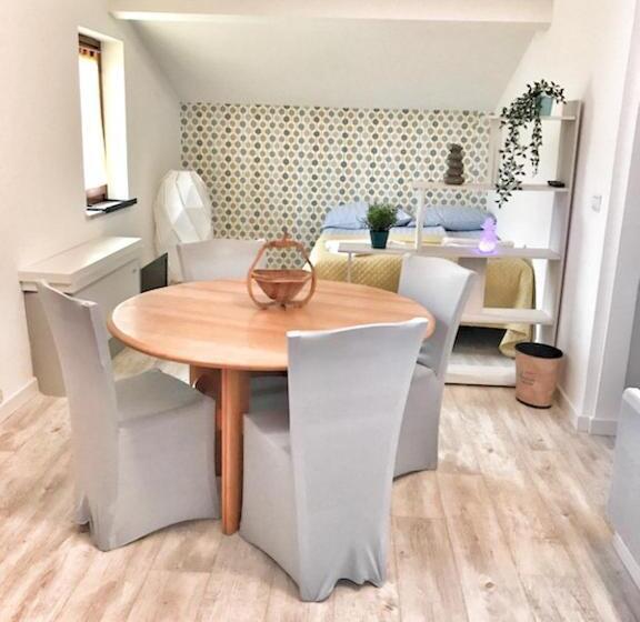 דירת חדר, La Bastide