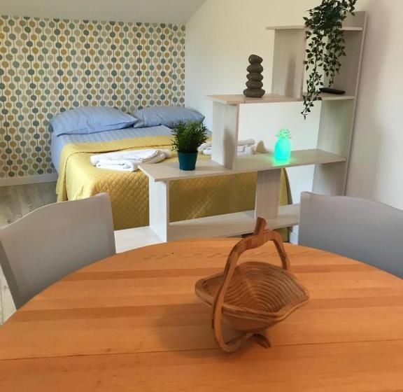 דירת חדר, La Bastide