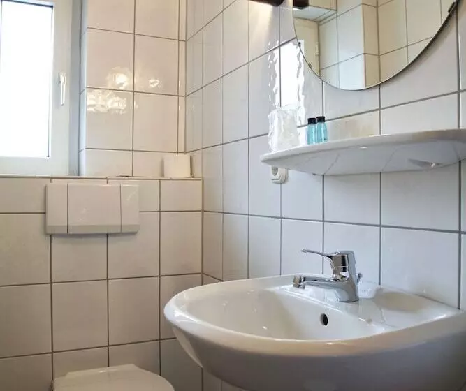 Standard Yhden Hengen Huone, Landgasthof Voltmer
