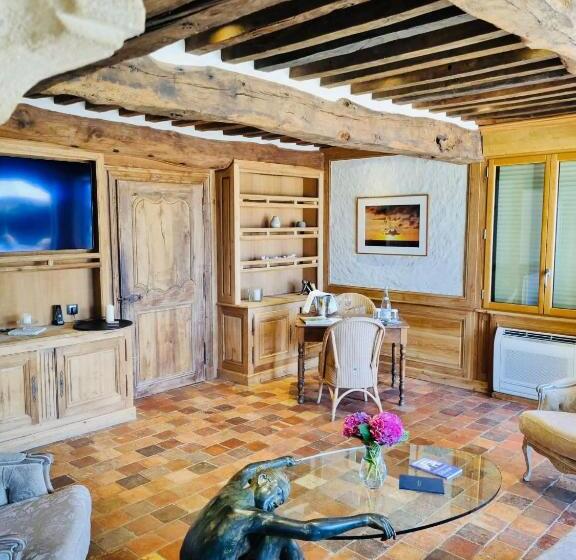 ویلای یک اتاق خوابه با استخر شنا, Le Manoir Des Impressionnistes   Bord De Mer