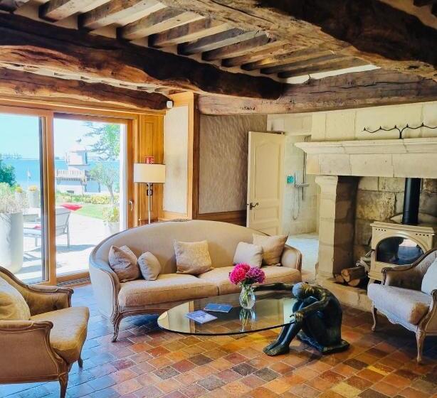 ویلای یک اتاق خوابه با استخر شنا, Le Manoir Des Impressionnistes   Bord De Mer