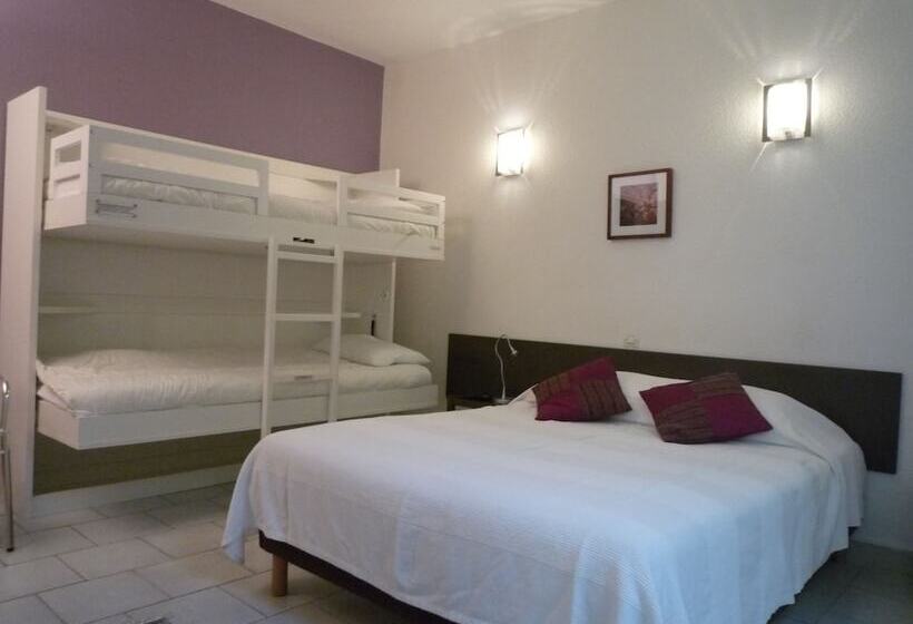 חדר משפחתי, Les Bellugues