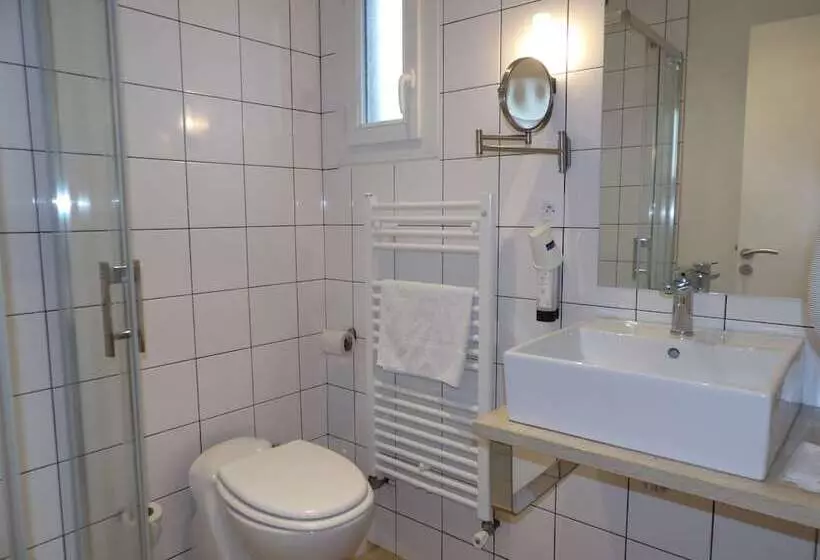 コンフォートルーム, Le Broceliande Sure Hotel Collection By Best Western