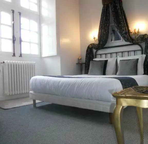 スイート, Manoir Xv Domaine De Peyrafort