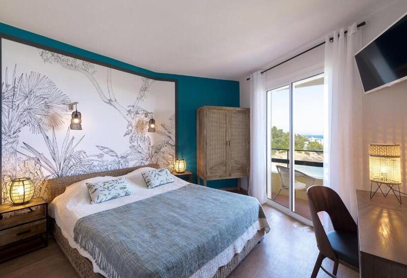 Номер Стандарт Вид на Море с Террасой, Cap Riviera Hotel & Restaurant Saint Aygulf