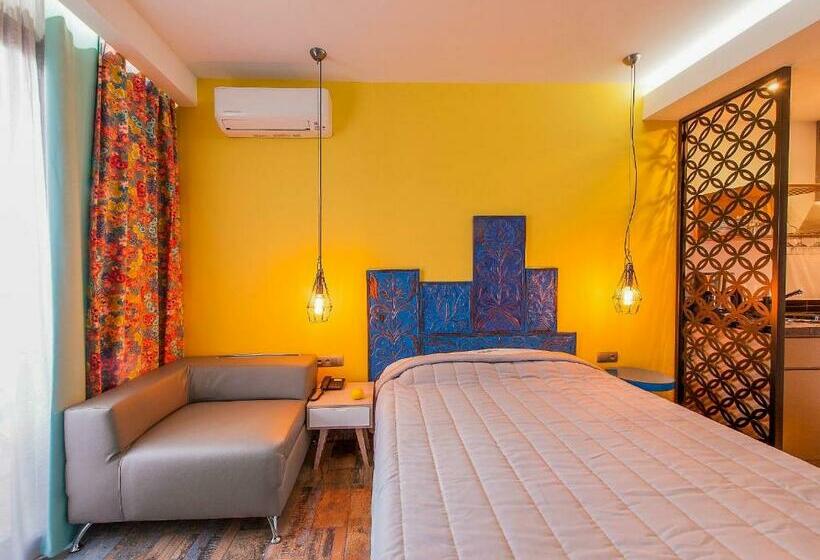 Студия Стандарт, Thalassokipos