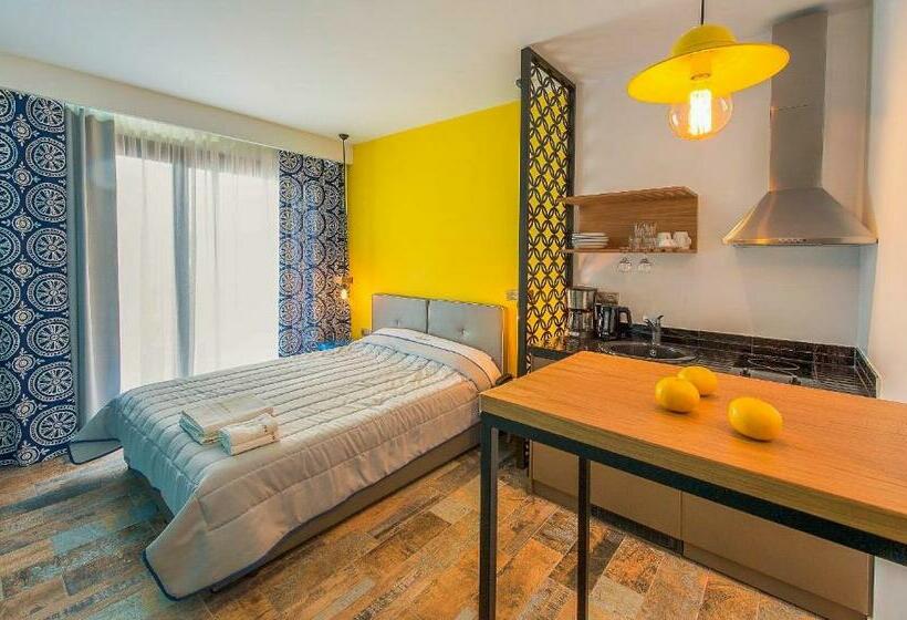 Студия Стандарт, Thalassokipos