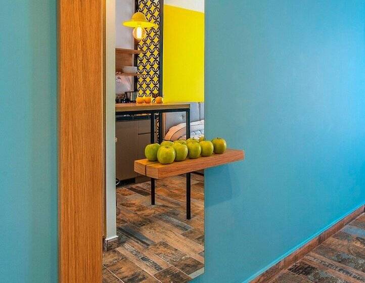 Студия Стандарт, Thalassokipos