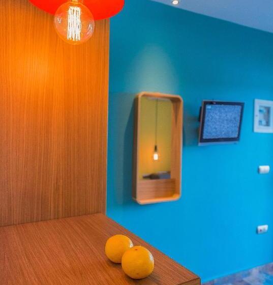 Студия Стандарт, Thalassokipos