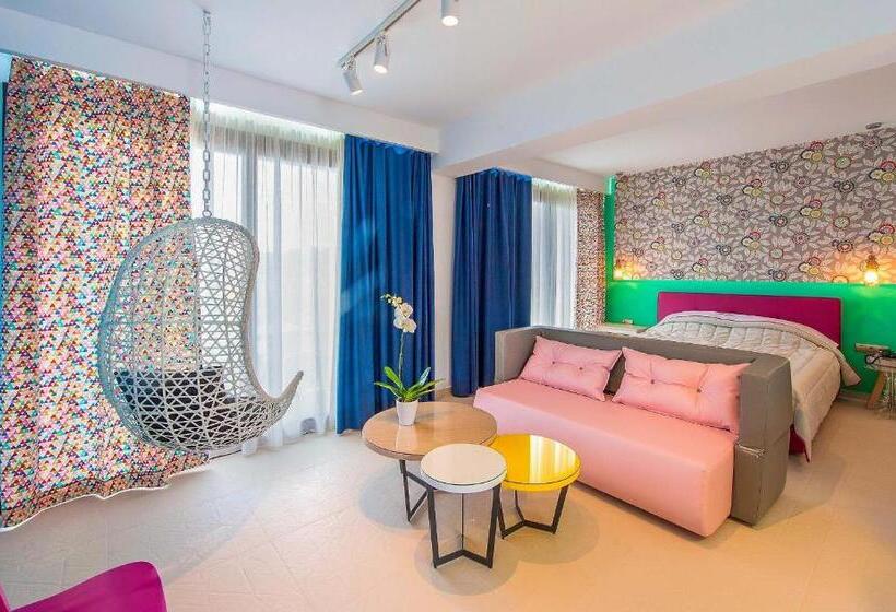 Полулюкс, Thalassokipos