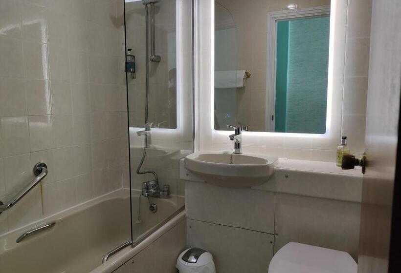 غرفة قياسية فردية, The Bingham Townhouse