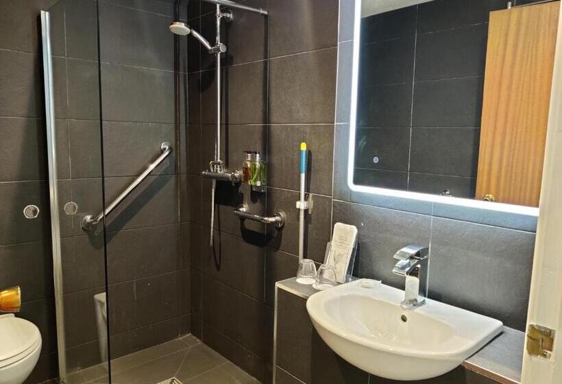 غرفة قياسية لذوى الاحتياجات الخاصة, The Bingham Townhouse