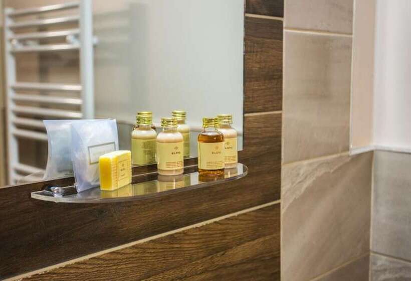 标准间, The Duke Of Edinburgh Hotel & Bar