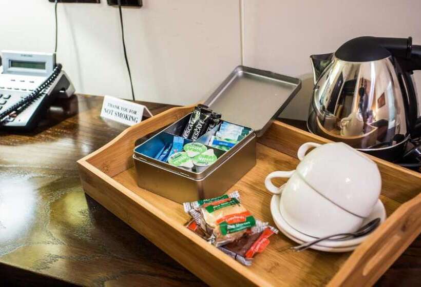 标准间, The Duke Of Edinburgh Hotel & Bar