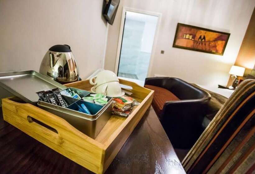 行政房间, The Duke Of Edinburgh Hotel & Bar