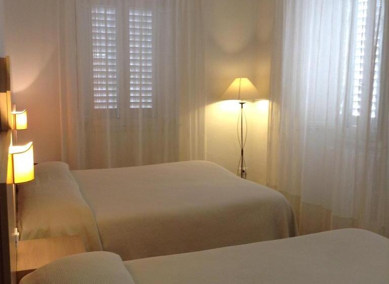 اتاق استاندارد سه نفره, Albergo Giugni