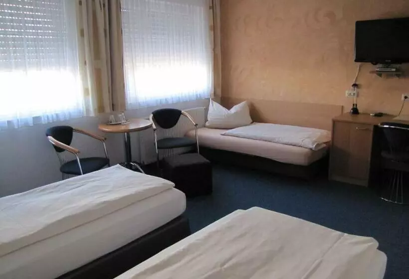 スタンダード４人部屋, Am Weyerhof