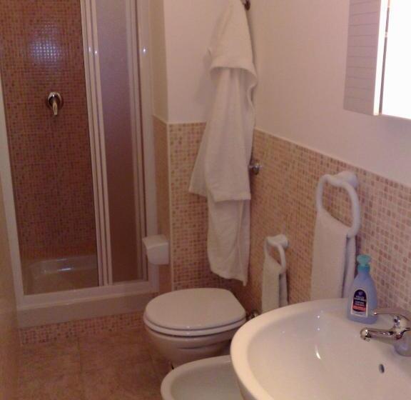 スタンダード4人部屋, B&b New Triscele