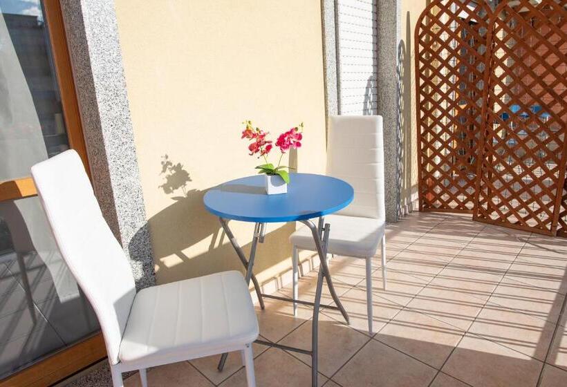 四人标准间, B&b New Triscele