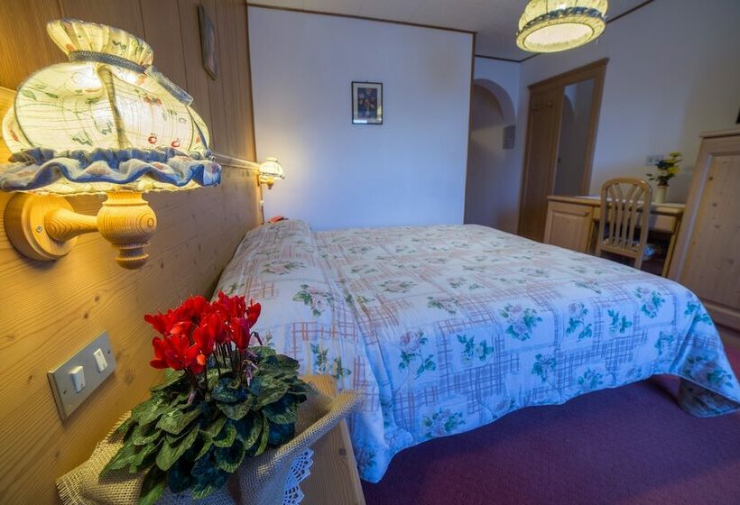 חדר סטנדרט לשלושה, Bertoldi