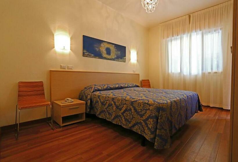 标准间, Castiglione