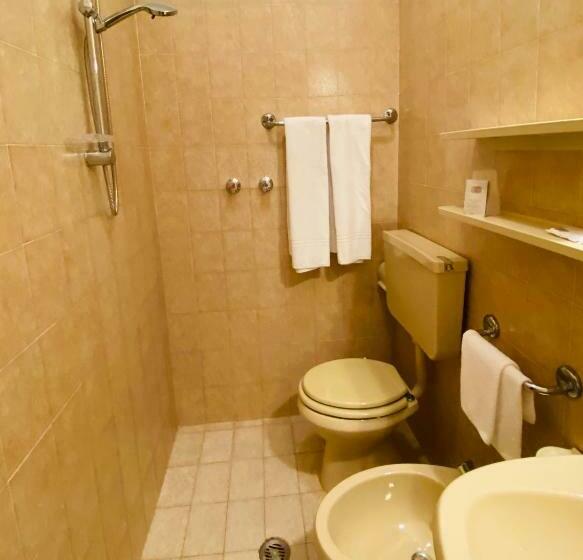 标准三人间, Castiglione