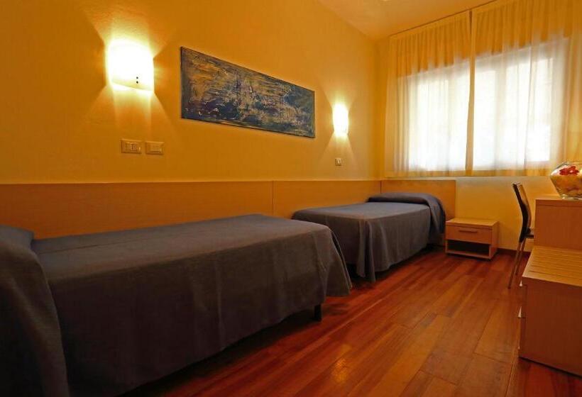 家庭间, Castiglione