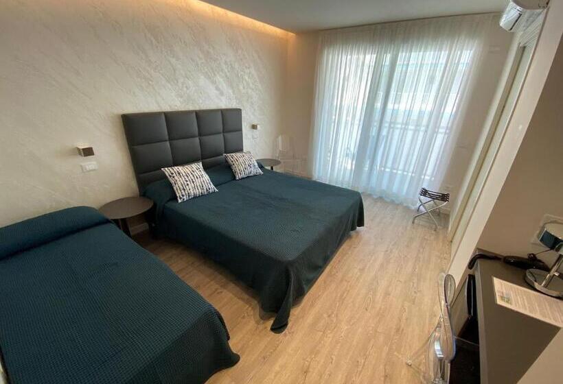 豪华三人间, Castiglione