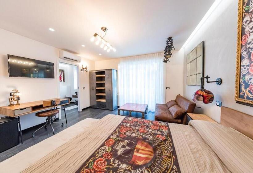 豪华三人间, Castiglione