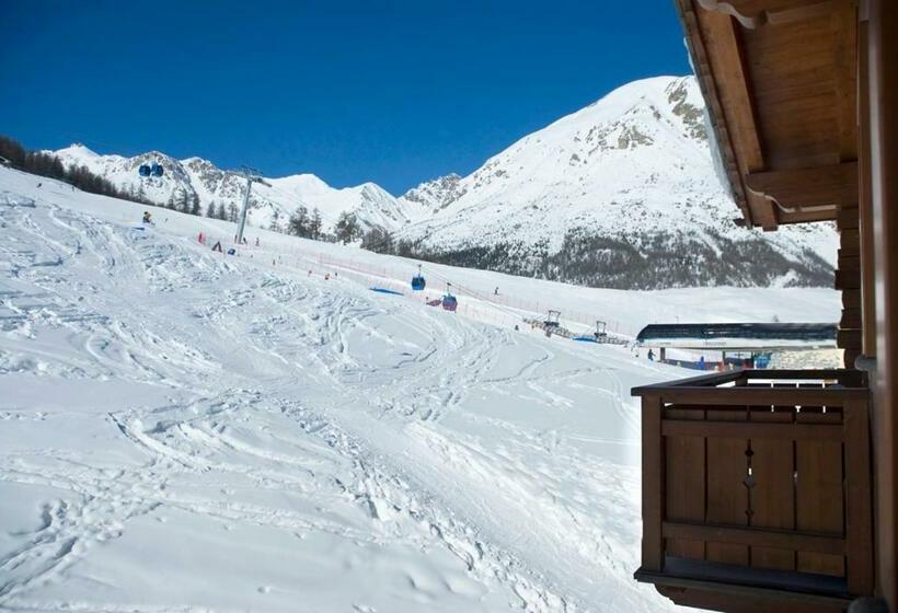 اتاق استاندارد با چشم‌انداز کوهستان, Costanza Mountain Holiday
