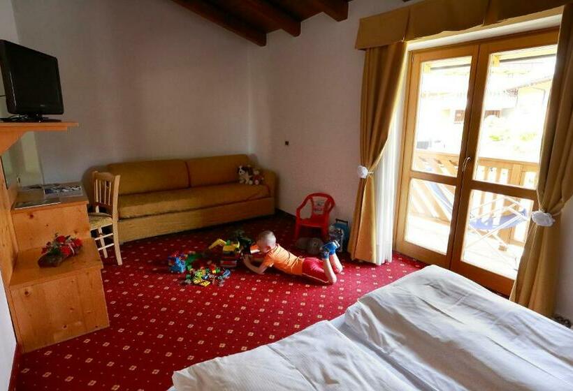 חדר משפחתי, Fantelli