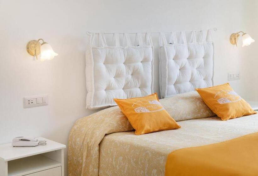 Triple Room Sea View, Florida Residence